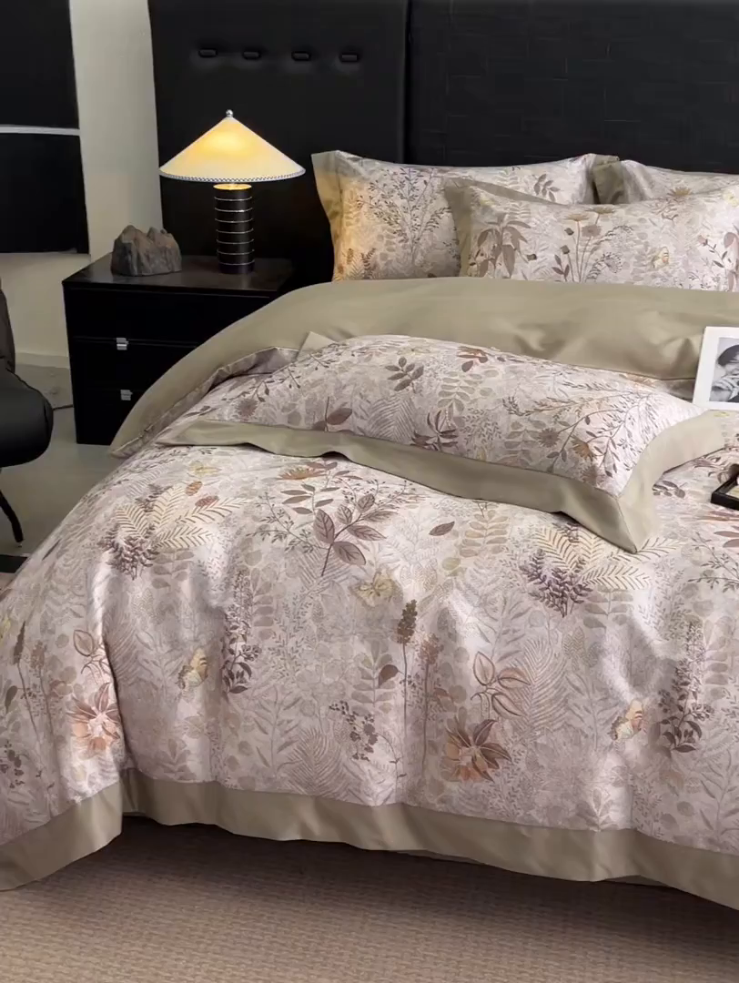 91家纺网 家纺一手货源 找家纺 慕晨 2025新款65%莱赛尔32%棉全棉磨毛数码印花宽边高级简奢款中高端四件套直播热款 蔓语