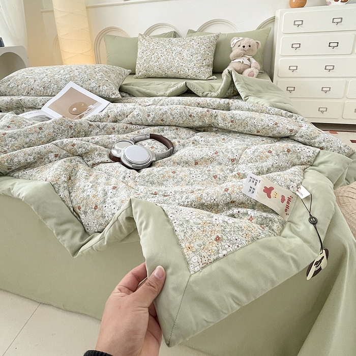 91家纺网 家纺一手货源 找家纺 梵克保罗 2025新款全棉夏被碎花卡通小清新简约纯棉夏凉被夏被四件套三件套 繁花似锦绿