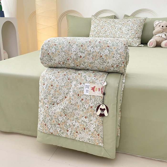 91家纺网 家纺一手货源 找家纺 梵克保罗 2025新款全棉夏被碎花卡通小清新简约纯棉夏凉被夏被四件套三件套 繁花似锦绿