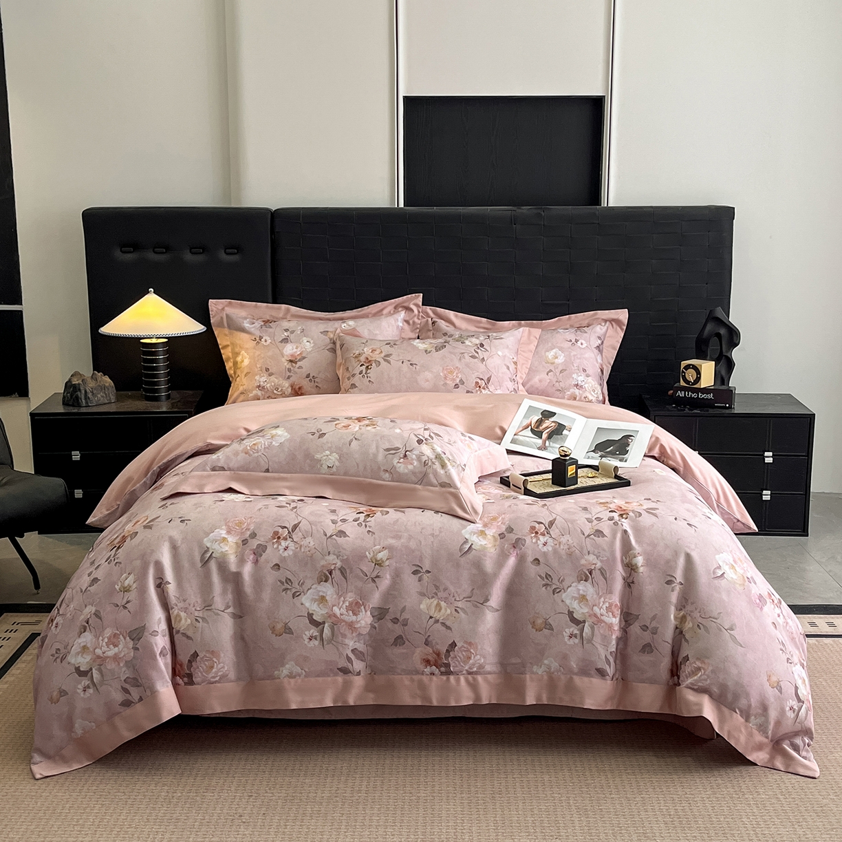 91家纺网 家纺一手货源 找家纺 慕晨 2025新款65%莱赛尔32%棉全棉磨毛数码印花宽边高级简奢款中高端四件套直播热款 絮语