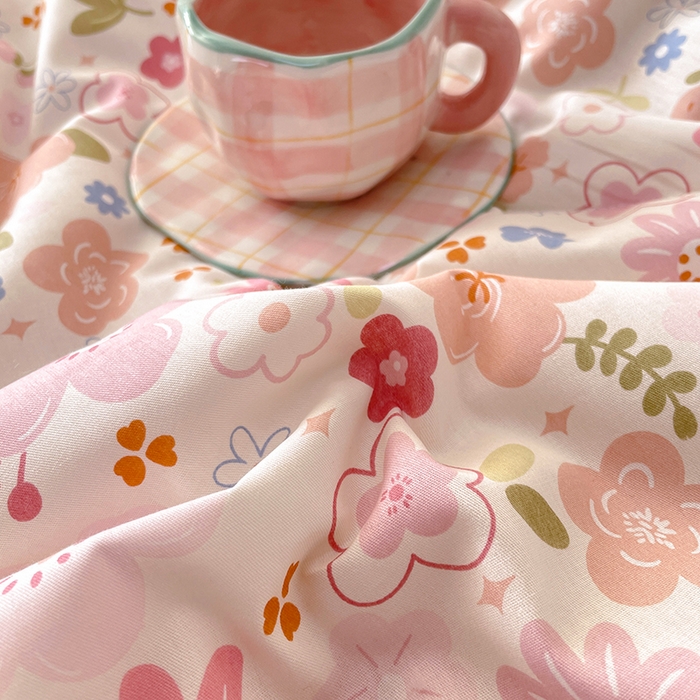 91家纺网 家纺一手货源 找家纺 梵克保罗 2025新款全棉夏被碎花卡通小清新简约纯棉夏凉被夏被四件套三件套 粉色浪漫