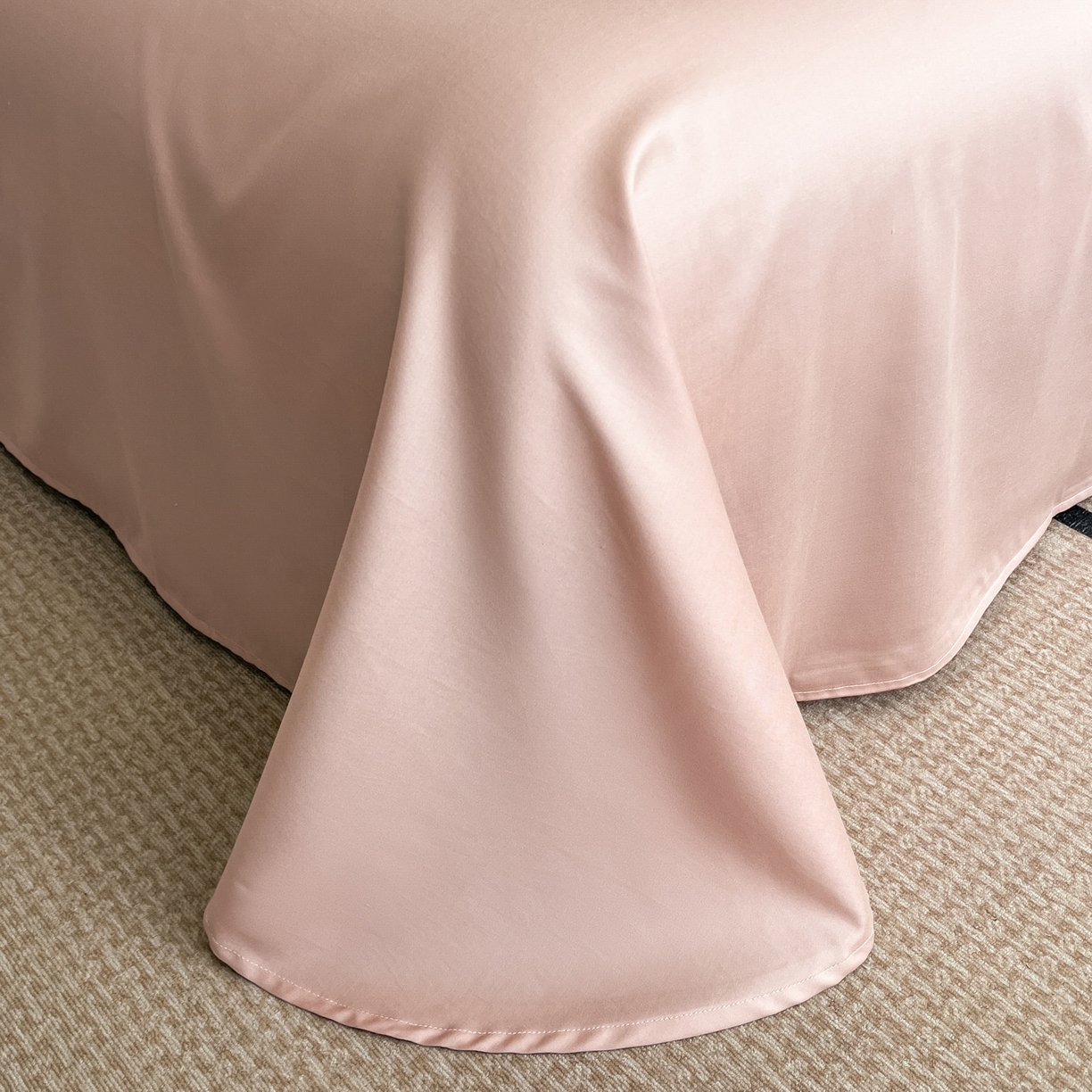 91家纺网 家纺一手货源 找家纺 慕晨 2025新款65%莱赛尔32%棉全棉磨毛数码印花宽边高级简奢款中高端四件套直播热款 絮语