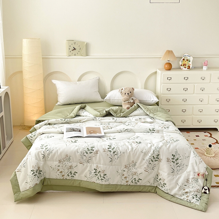 91家纺网 家纺一手货源 找家纺 梵克保罗 2025新款全棉夏被碎花卡通小清新简约纯棉夏凉被夏被四件套三件套 风铃草