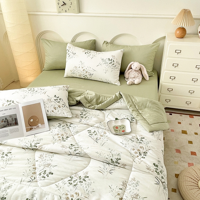 91家纺网 家纺一手货源 找家纺 梵克保罗 2025新款全棉夏被碎花卡通小清新简约纯棉夏凉被夏被四件套三件套 风铃草