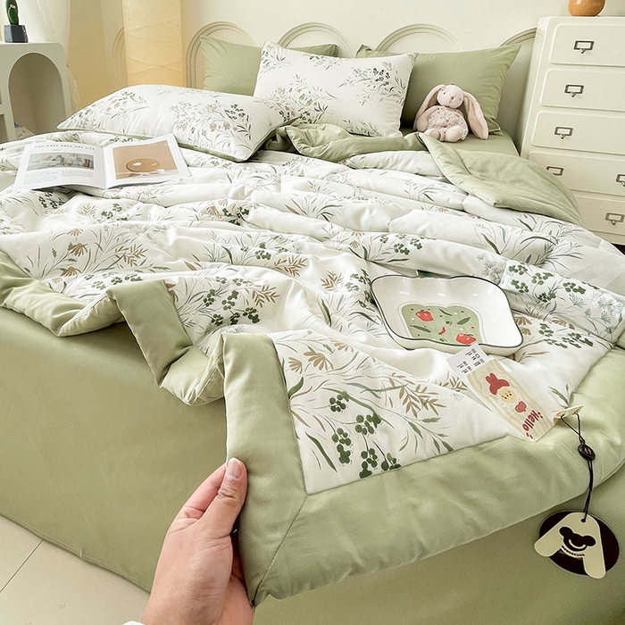 91家纺网 家纺一手货源 找家纺 梵克保罗 2025新款全棉夏被碎花卡通小清新简约纯棉夏凉被夏被四件套三件套 风铃草