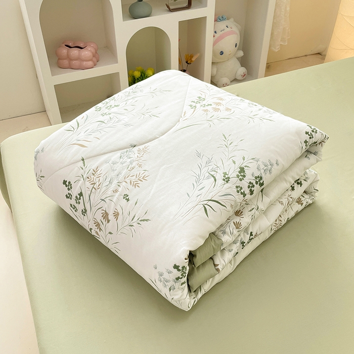 91家纺网 家纺一手货源 找家纺 梵克保罗 2025新款全棉夏被碎花卡通小清新简约纯棉夏凉被夏被四件套三件套 风铃草