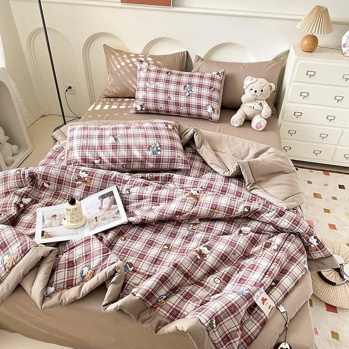 91家纺网 家纺一手货源 找家纺 梵克保罗 2025新款全棉夏被碎花卡通小清新简约纯棉夏凉被夏被四件套三件套 格子凯特