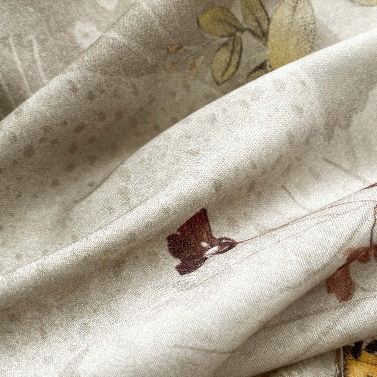 91家纺网 家纺一手货源 找家纺 慕晨 2025新款65%莱赛尔32%棉全棉磨毛数码印花宽边高级简奢款中高端四件套直播热款 煦色