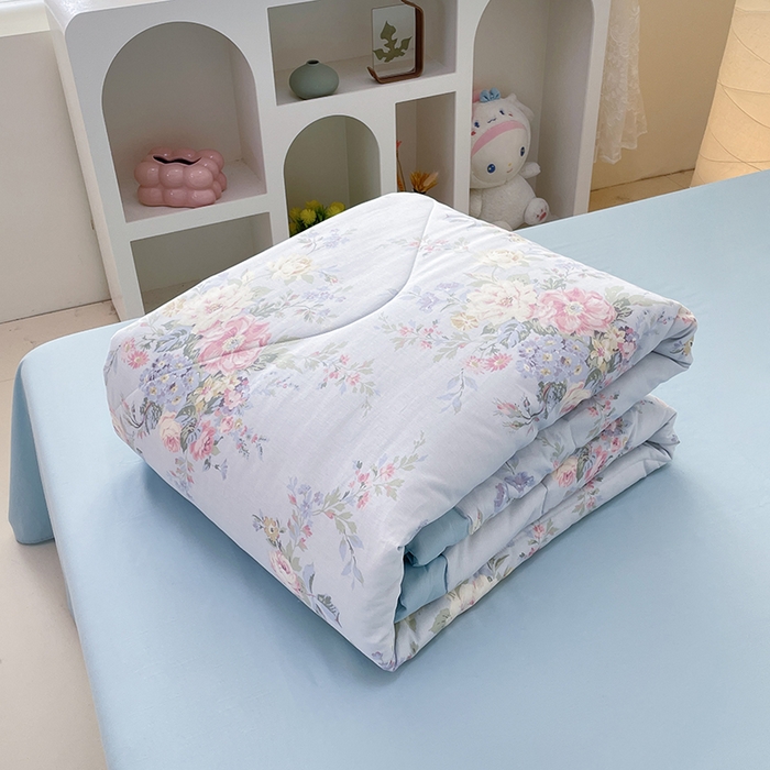 91家纺网 家纺一手货源 找家纺 梵克保罗 2025新款全棉夏被碎花卡通小清新简约纯棉夏凉被夏被四件套三件套 花团锦簇