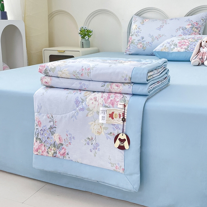 91家纺网 家纺一手货源 找家纺 梵克保罗 2025新款全棉夏被碎花卡通小清新简约纯棉夏凉被夏被四件套三件套 花团锦簇