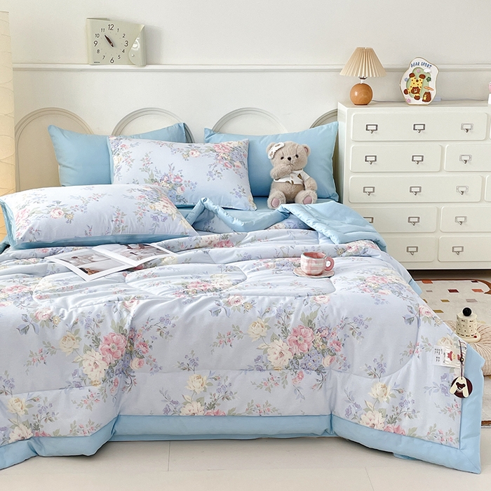 91家纺网 家纺一手货源 找家纺 梵克保罗 2025新款全棉夏被碎花卡通小清新简约纯棉夏凉被夏被四件套三件套 花团锦簇