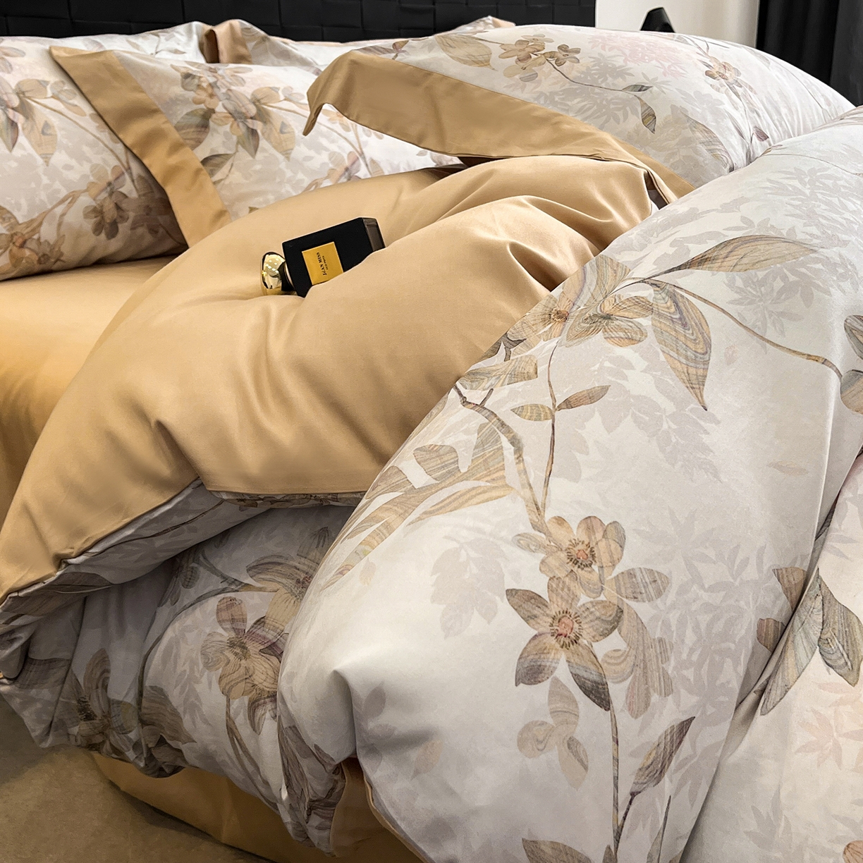 91家纺网 家纺一手货源 找家纺 慕晨 2025新款65%莱赛尔32%棉全棉磨毛数码印花宽边高级简奢款中高端四件套直播热款 砚禾