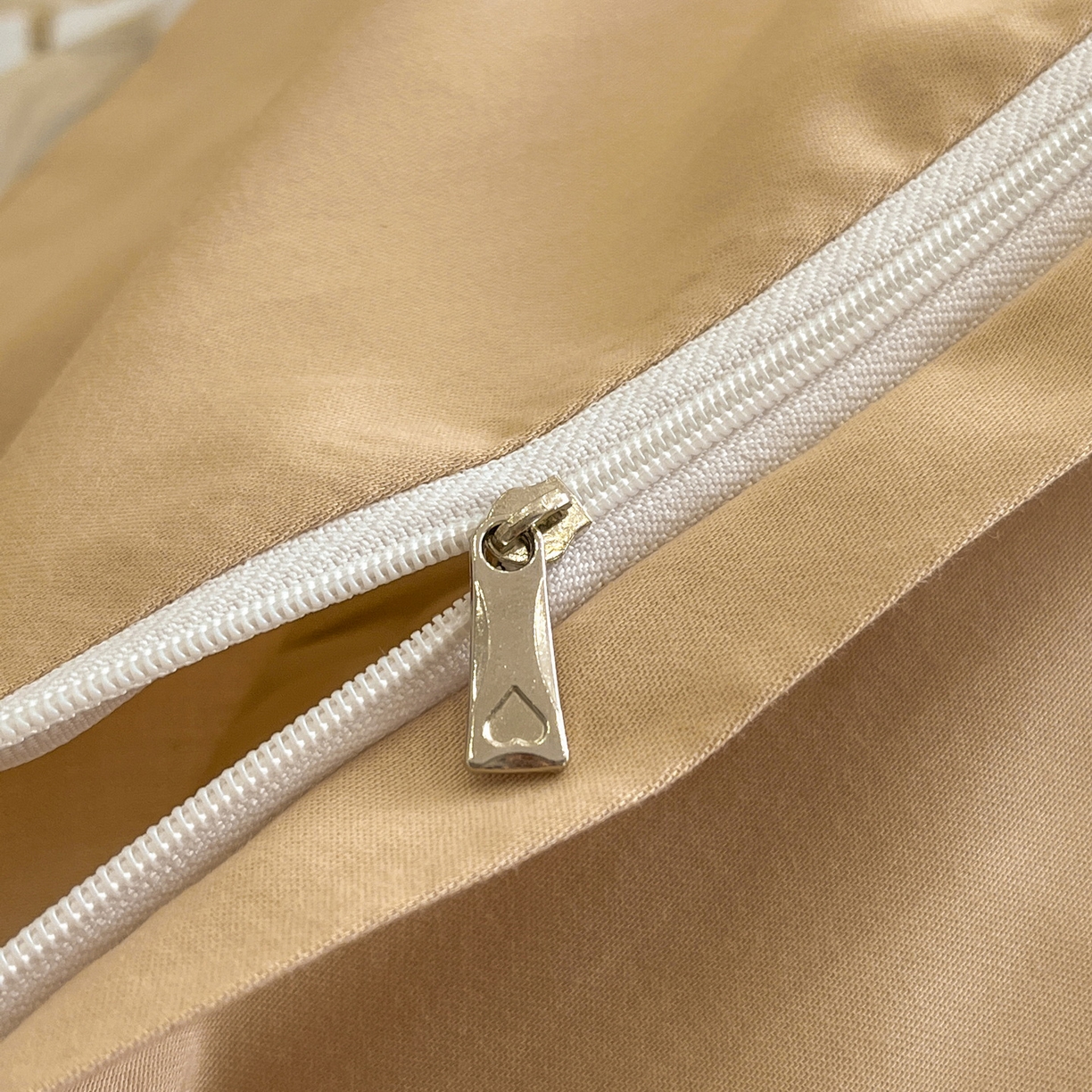 91家纺网 家纺一手货源 找家纺 慕晨 2025新款65%莱赛尔32%棉全棉磨毛数码印花宽边高级简奢款中高端四件套直播热款 砚禾