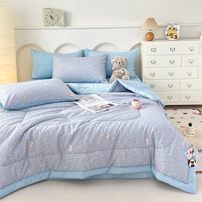 91家纺网 家纺一手货源 找家纺 梵克保罗 2025新款全棉夏被碎花卡通小清新简约纯棉夏凉被夏被四件套三件套 嘉兰