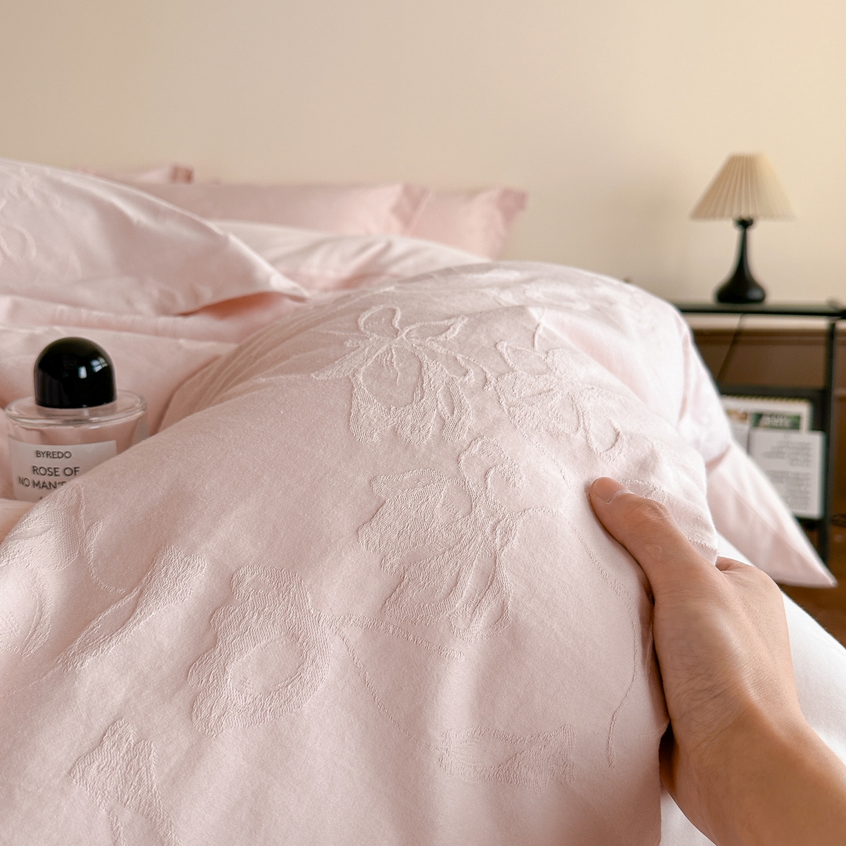 91家纺网 家纺一手货源 找家纺 （总）慕晨 2025新款全棉提花磨毛四件套高级简奢款中高端4件套直播热款