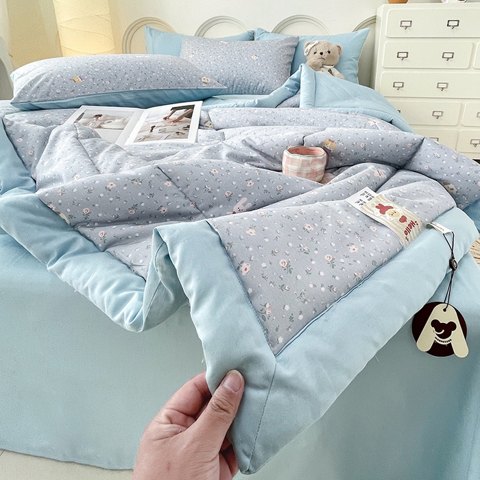 91家纺网 家纺一手货源 找家纺 梵克保罗 2025新款全棉夏被碎花卡通小清新简约纯棉夏凉被夏被四件套三件套 嘉兰