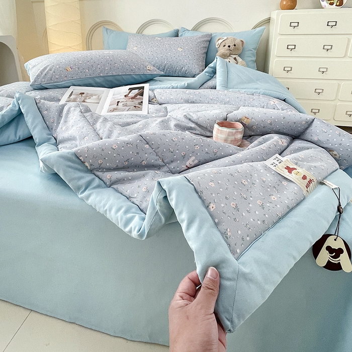 91家纺网 家纺一手货源 找家纺 梵克保罗 2025新款全棉夏被碎花卡通小清新简约纯棉夏凉被夏被四件套三件套 嘉兰