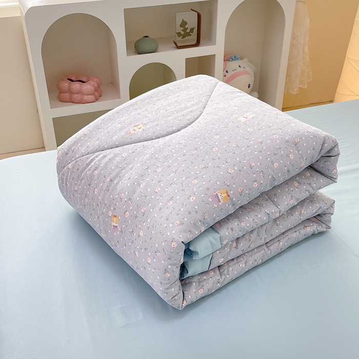 91家纺网 家纺一手货源 找家纺 梵克保罗 2025新款全棉夏被碎花卡通小清新简约纯棉夏凉被夏被四件套三件套 嘉兰