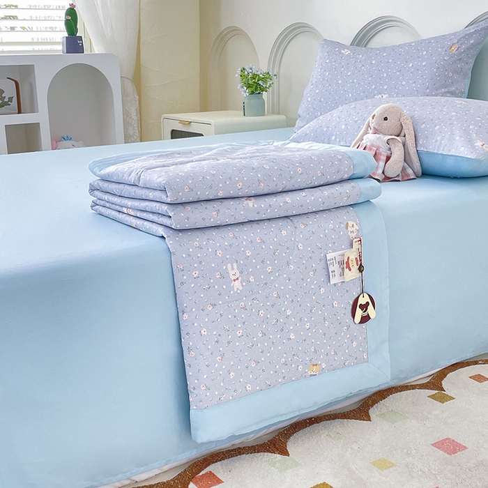 91家纺网 家纺一手货源 找家纺 梵克保罗 2025新款全棉夏被碎花卡通小清新简约纯棉夏凉被夏被四件套三件套 嘉兰