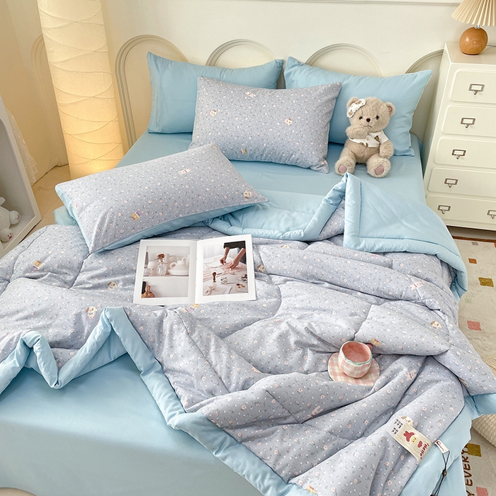 91家纺网 家纺一手货源 找家纺 梵克保罗 2025新款全棉夏被碎花卡通小清新简约纯棉夏凉被夏被四件套三件套 嘉兰