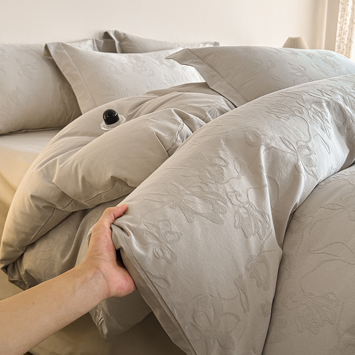 91家纺网 家纺一手货源 找家纺 （总）慕晨 2025新款全棉提花磨毛四件套高级简奢款中高端4件套直播热款