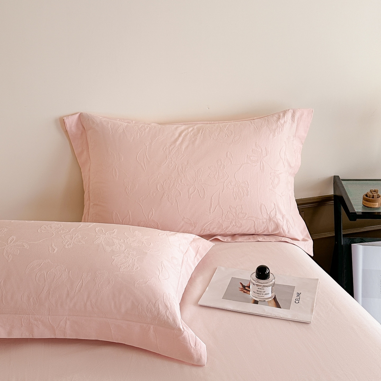 91家纺网 家纺一手货源 找家纺 慕晨 2025新款全棉提花磨毛四件套高级简奢款中高端4件套直播热款 雾芷-粉