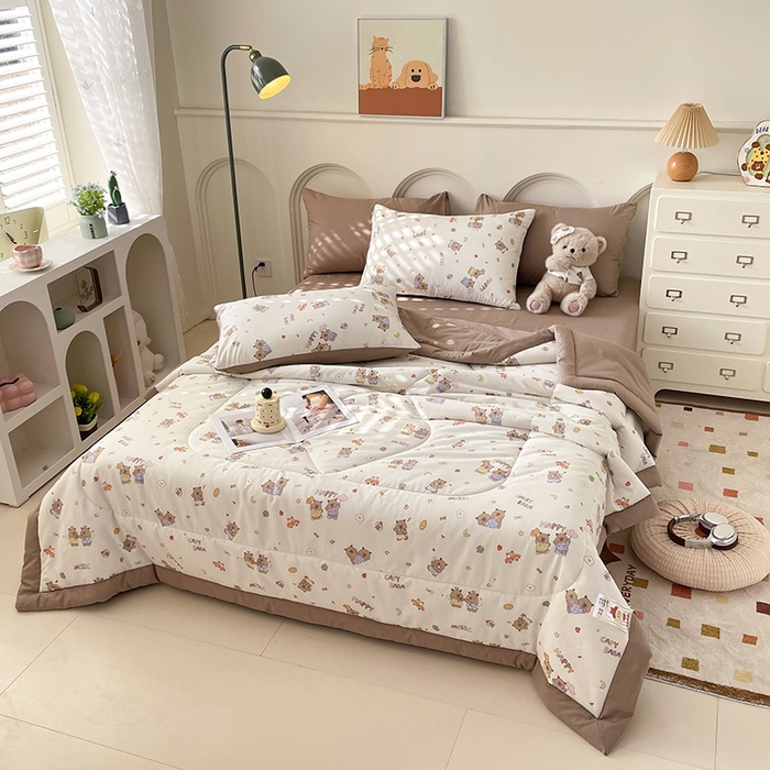 91家纺网 家纺一手货源 找家纺 梵克保罗 2025新款全棉夏被碎花卡通小清新简约纯棉夏凉被夏被四件套三件套 卡皮吧啦