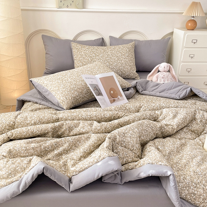 91家纺网 家纺一手货源 找家纺 梵克保罗 2025新款全棉夏被碎花卡通小清新简约纯棉夏凉被夏被四件套三件套 柳兰霞草