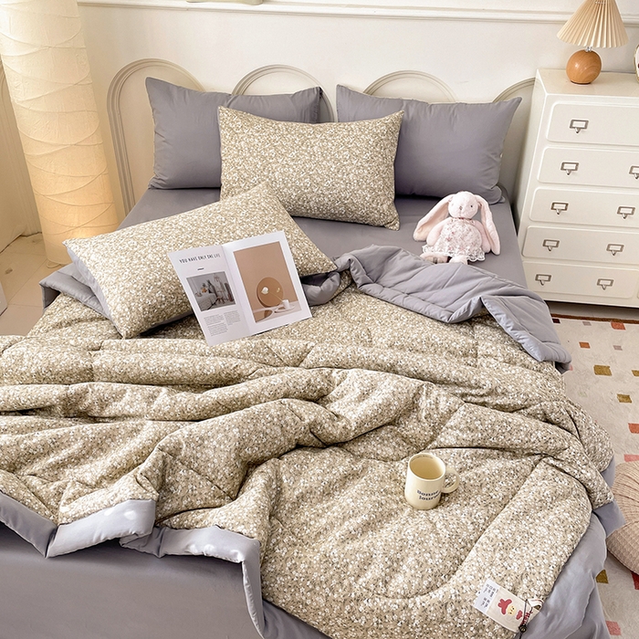 91家纺网 家纺一手货源 找家纺 梵克保罗 2025新款全棉夏被碎花卡通小清新简约纯棉夏凉被夏被四件套三件套 柳兰霞草