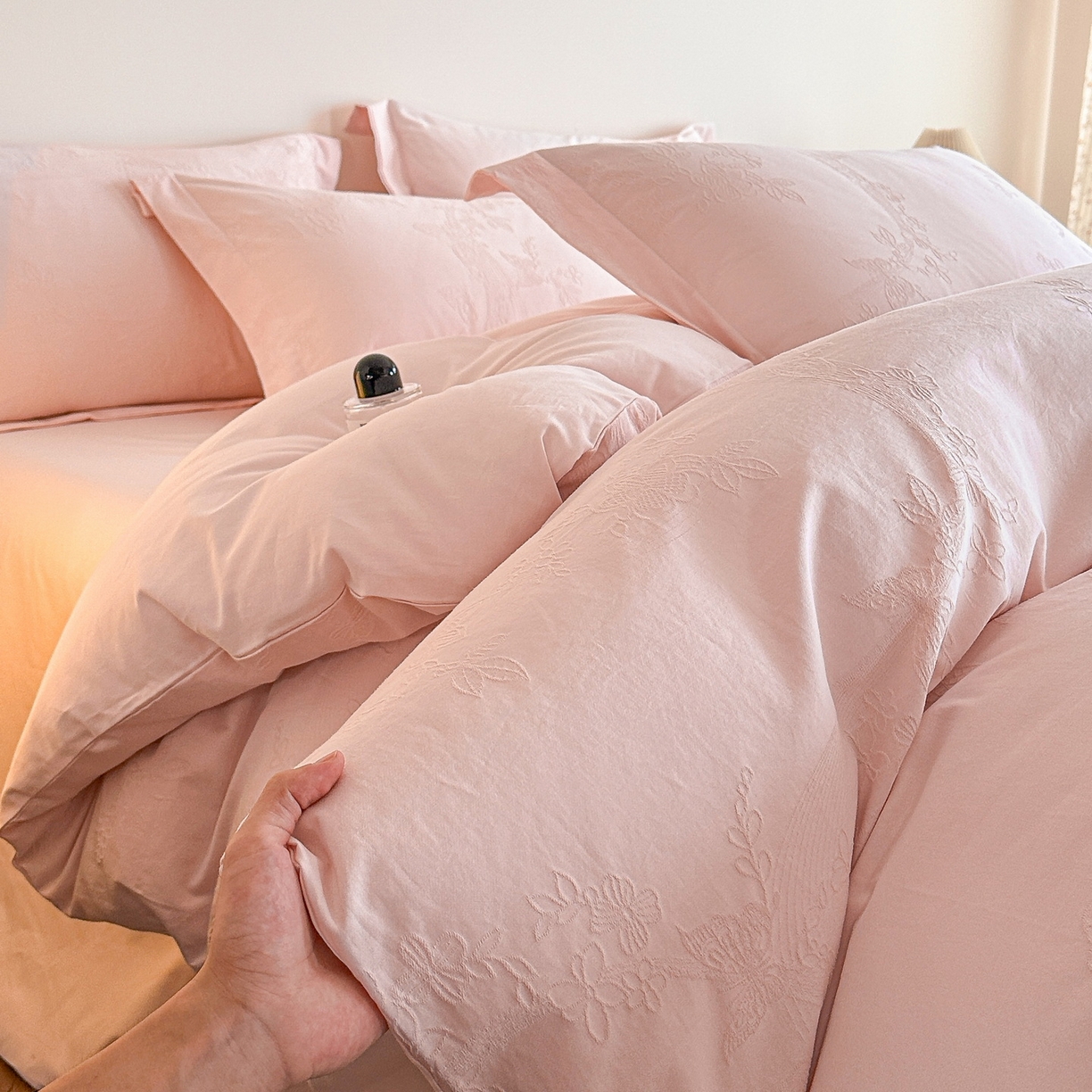 91家纺网 家纺一手货源 找家纺 慕晨 2025新款全棉提花磨毛四件套高级简奢款中高端4件套直播热款 茧柔