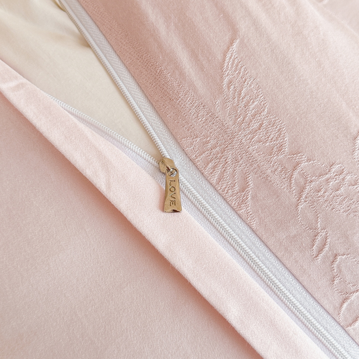 91家纺网 家纺一手货源 找家纺 慕晨 2025新款全棉提花磨毛四件套高级简奢款中高端4件套直播热款 茧柔