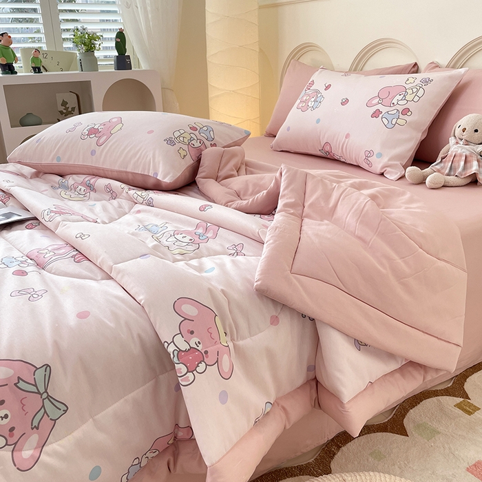 91家纺网 家纺一手货源 找家纺 梵克保罗 2025新款全棉夏被碎花卡通小清新简约纯棉夏凉被夏被四件套三件套 美乐乐蒂