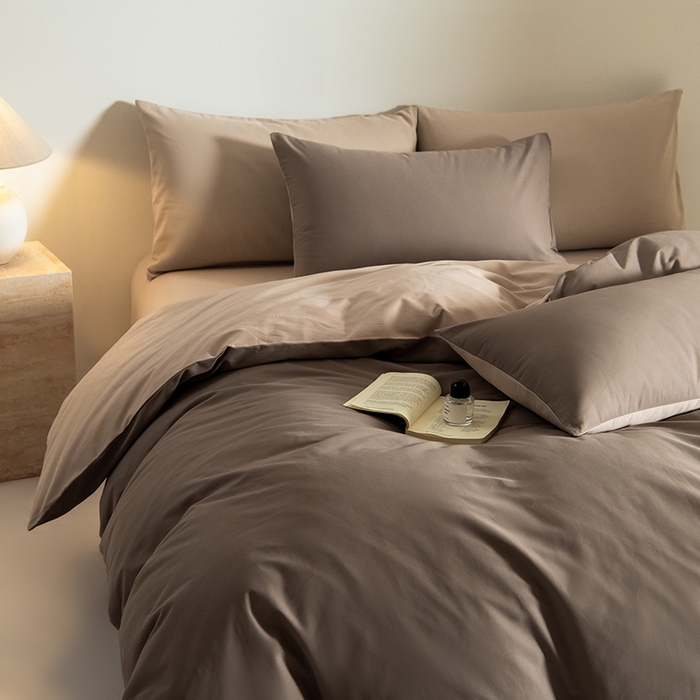 91家纺网 家纺一手货源 找家纺 Mr.pig猪先生水洗棉 2025新款贡缎长绒棉全棉纯棉贡缎磨毛单被套150*200*230加大单被套学生 沙尘灰+奶茶香槟