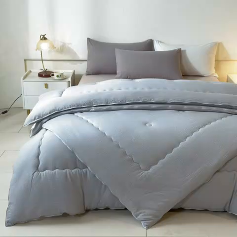 91家纺网 家纺一手货源 找家纺 蓝极人 2025新款涤纶双层纱大豆子母被 被子被芯冬被 浅银灰