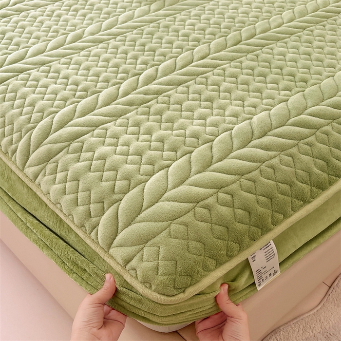 91家纺网 家纺一手货源 找家纺 梦舒羽 2025新款牛奶绒夹棉床笠床单床盖床护垫保护罩三件套花边枕套-轻奢 轻奢款-果绿