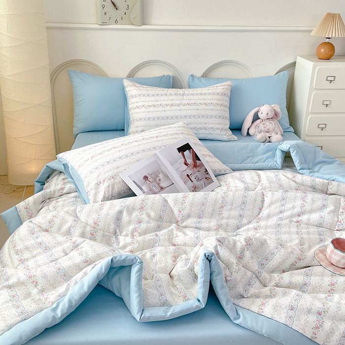 91家纺网 家纺一手货源 找家纺 梵克保罗 2025新款全棉夏被碎花卡通小清新简约纯棉夏凉被夏被四件套三件套 水苏花条纹