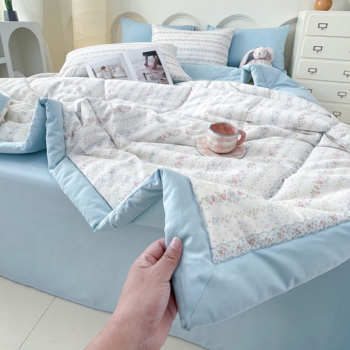 91家纺网 家纺一手货源 找家纺 梵克保罗 2025新款全棉夏被碎花卡通小清新简约纯棉夏凉被夏被四件套三件套 水苏花条纹