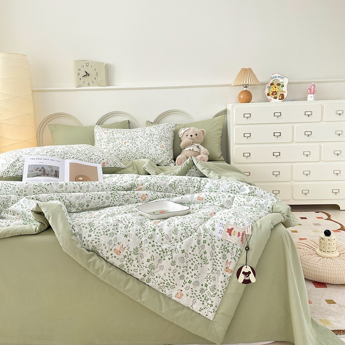 91家纺网 家纺一手货源 找家纺 梵克保罗 2025新款全棉夏被碎花卡通小清新简约纯棉夏凉被夏被四件套三件套 松鼠小鹿