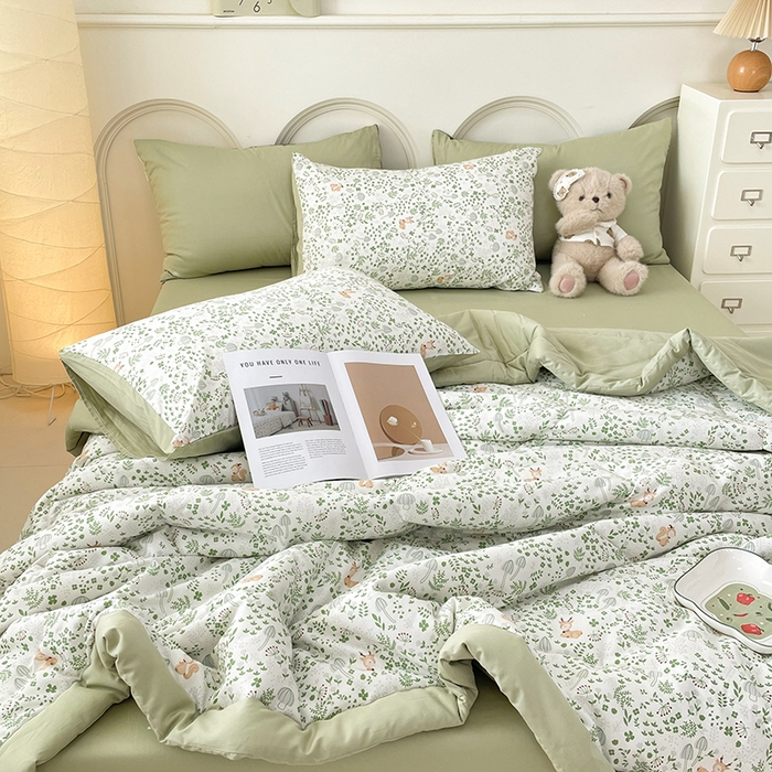 91家纺网 家纺一手货源 找家纺 梵克保罗 2025新款全棉夏被碎花卡通小清新简约纯棉夏凉被夏被四件套三件套 松鼠小鹿