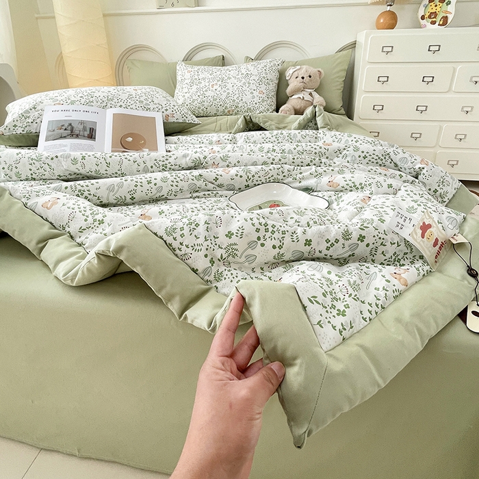 91家纺网 家纺一手货源 找家纺 梵克保罗 2025新款全棉夏被碎花卡通小清新简约纯棉夏凉被夏被四件套三件套 松鼠小鹿