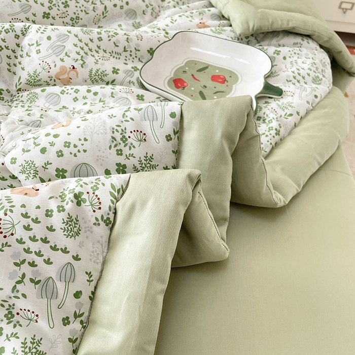 91家纺网 家纺一手货源 找家纺 梵克保罗 2025新款全棉夏被碎花卡通小清新简约纯棉夏凉被夏被四件套三件套 松鼠小鹿