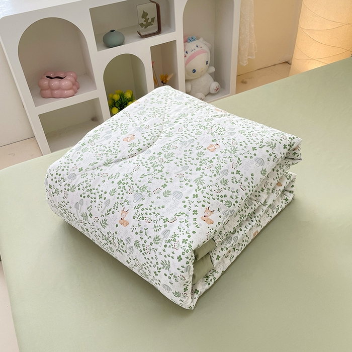 91家纺网 家纺一手货源 找家纺 梵克保罗 2025新款全棉夏被碎花卡通小清新简约纯棉夏凉被夏被四件套三件套 松鼠小鹿