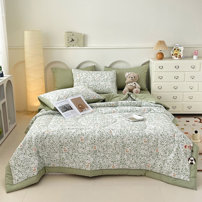 91家纺网 家纺一手货源 找家纺 梵克保罗 2025新款全棉夏被碎花卡通小清新简约纯棉夏凉被夏被四件套三件套 松鼠小鹿