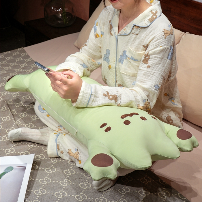 91家纺网 家纺一手货源 找家纺 仟亿莱 2025新款冰丝烤面包长条睡觉抱枕 枕头枕芯 炭烤长条烤面包