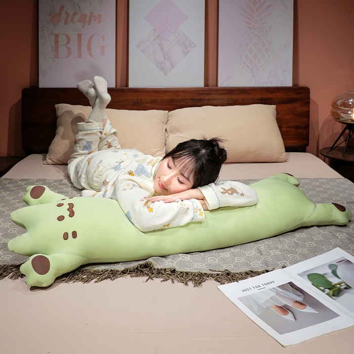 91家纺网 家纺一手货源 找家纺 仟亿莱 2025新款冰丝烤面包长条睡觉抱枕 枕头枕芯 抹茶长条烤面包