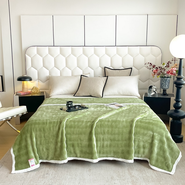 91家纺网 家纺一手货源 找家纺 梵克保罗 2025新款仿兔毛泡泡绒牛奶绒毛毯盖毯包边毛毯 奶绿