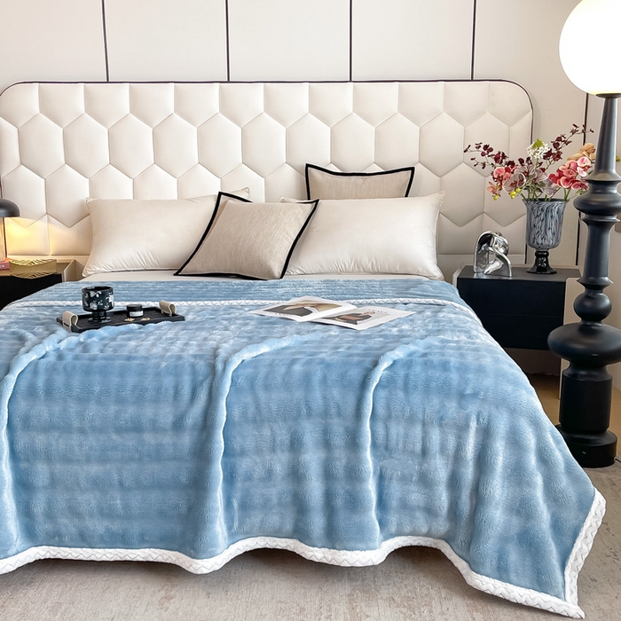 91家纺网 家纺一手货源 找家纺 （总）梵克保罗 2025新款仿兔毛泡泡绒牛奶绒毛毯盖毯包边毛毯