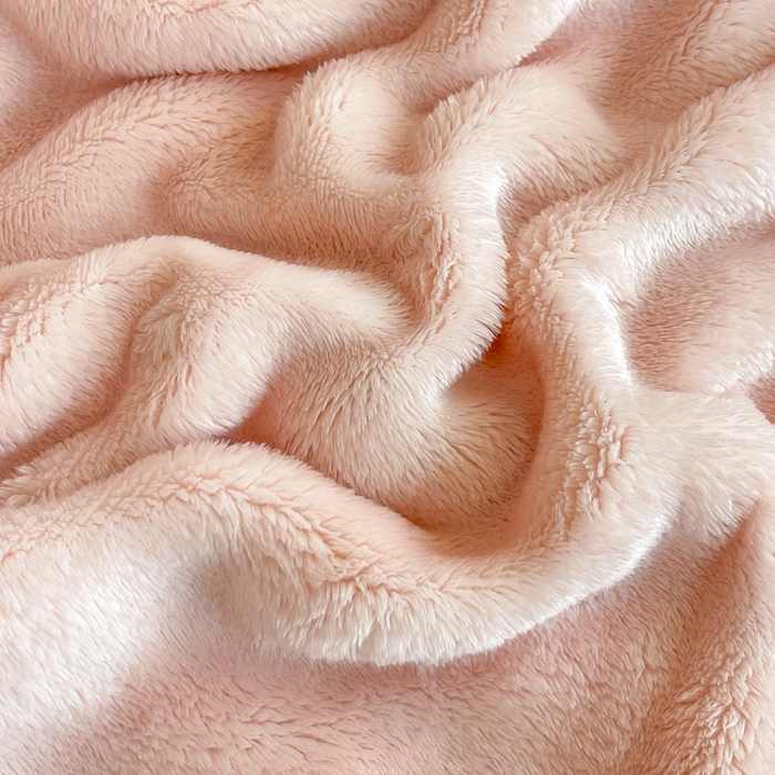 91家纺网 家纺一手货源 找家纺 （总）梵克保罗 2025新款仿兔毛泡泡绒牛奶绒毛毯盖毯包边毛毯