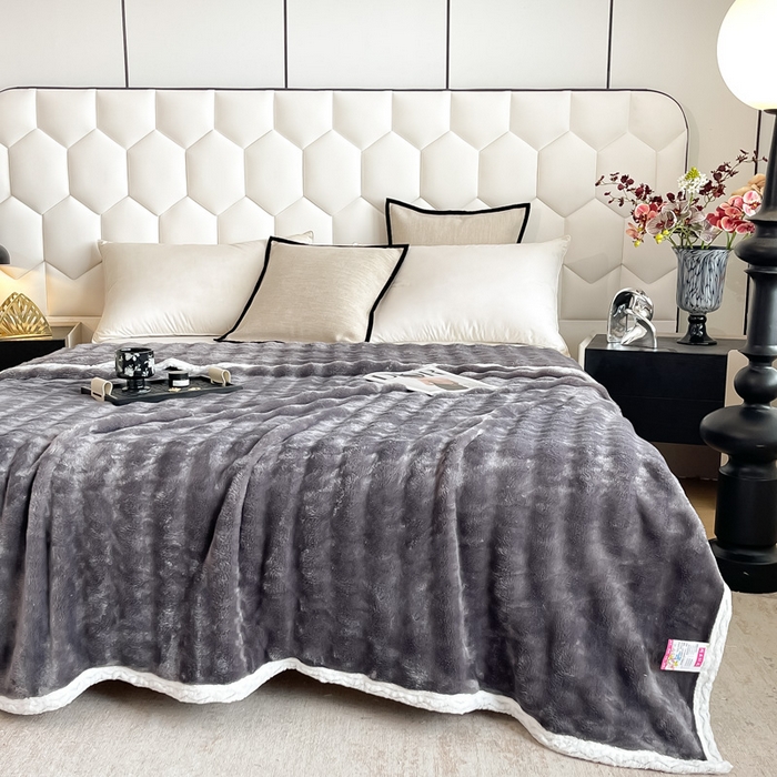 91家纺网 家纺一手货源 找家纺 梵克保罗 2025新款仿兔毛泡泡绒牛奶绒毛毯盖毯包边毛毯 深灰