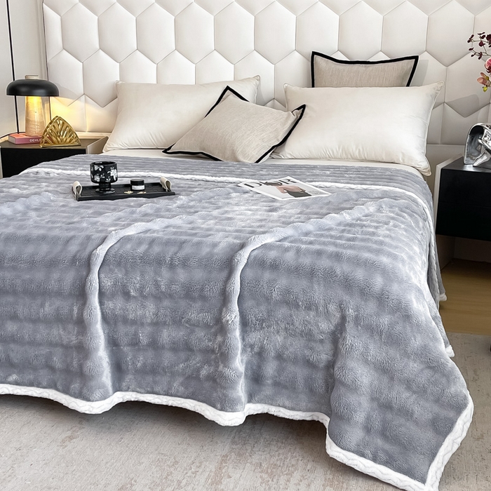 91家纺网 家纺一手货源 找家纺 梵克保罗 2025新款仿兔毛泡泡绒牛奶绒毛毯盖毯包边毛毯 银灰